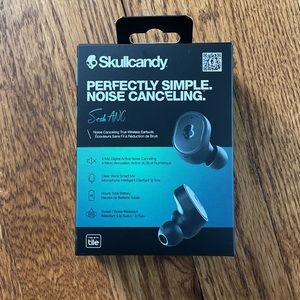 Skullcandy noise cancelling headphones.